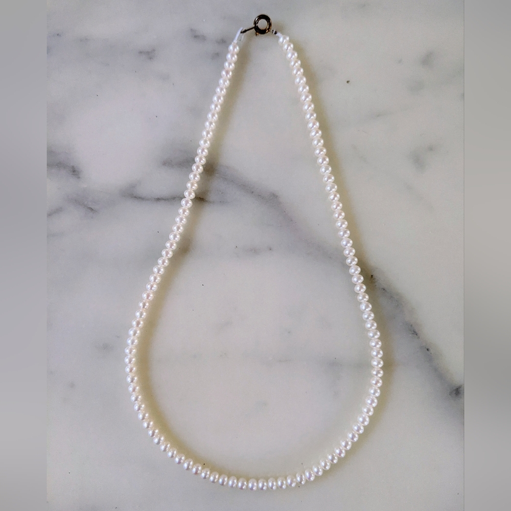 NWOT. Small 4mm Freshwater Cultured White Pearl 14" Necklace For Girls.